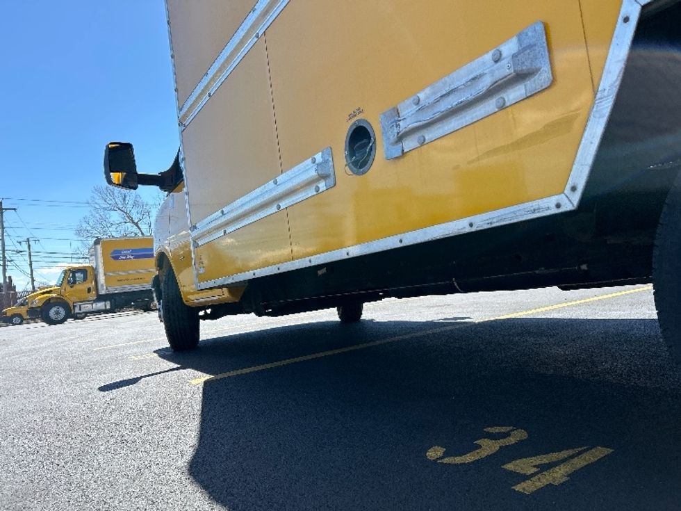 Light Duty Box Truck-Light and Medium Duty Trucks-GMC-2021-Savana G33903-Braintree-MA-97,323\n\t\tmiles-$ 24,500 - Image 5