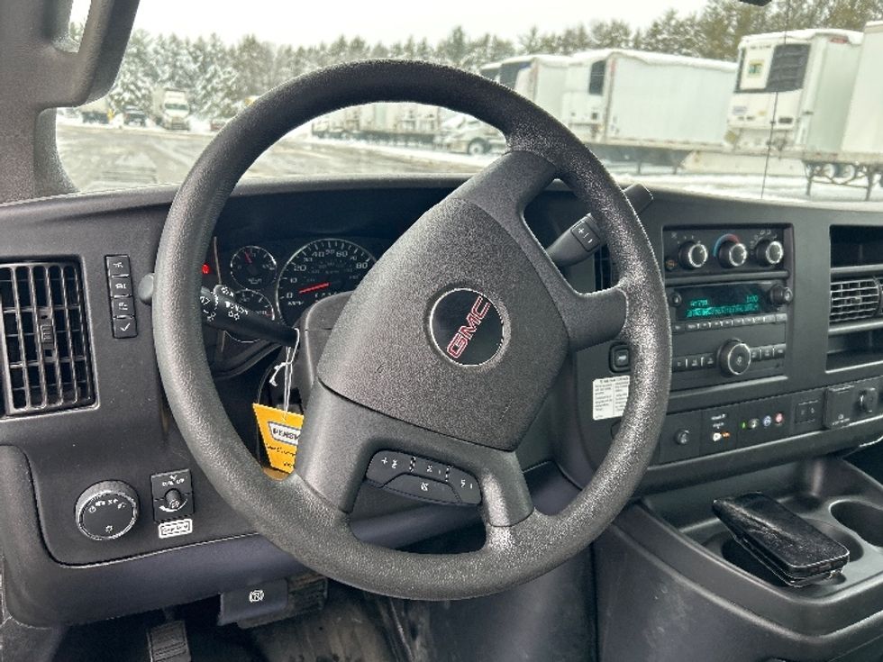 Light Duty Box Truck-Light and Medium Duty Trucks-GMC-2021-Savana G33903-Brooklyn Park-MN-106,122\n\t\tmiles-$ 29,250 - Image 16