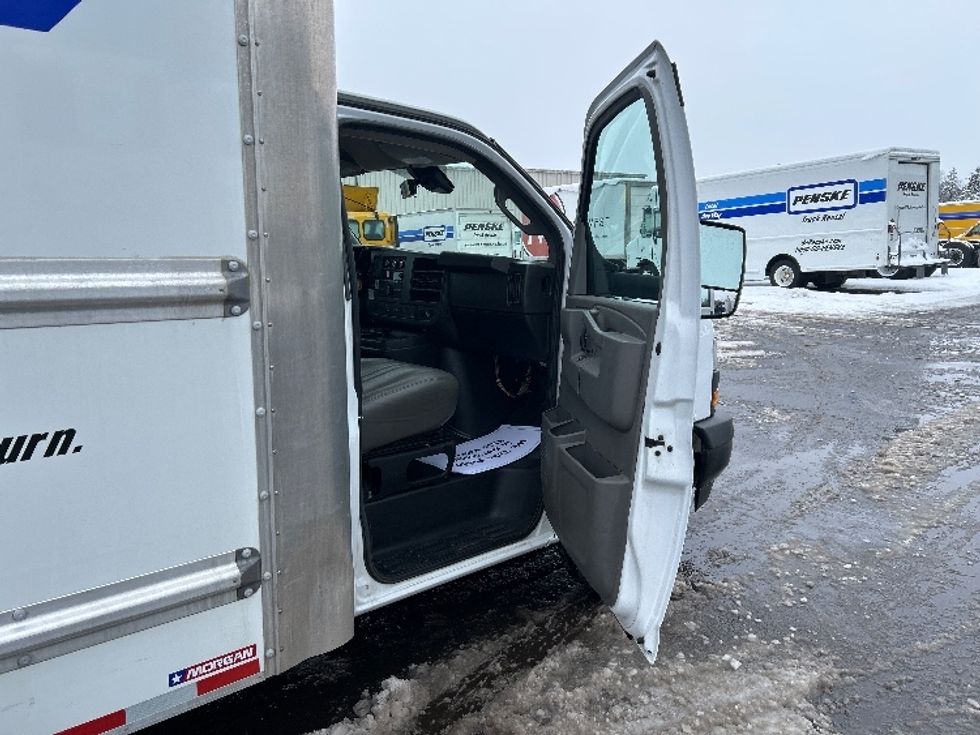 Light Duty Box Truck-Light and Medium Duty Trucks-GMC-2021-Savana G33903-Brooklyn Park-MN-106,122\n\t\tmiles-$ 29,250 - Image 19