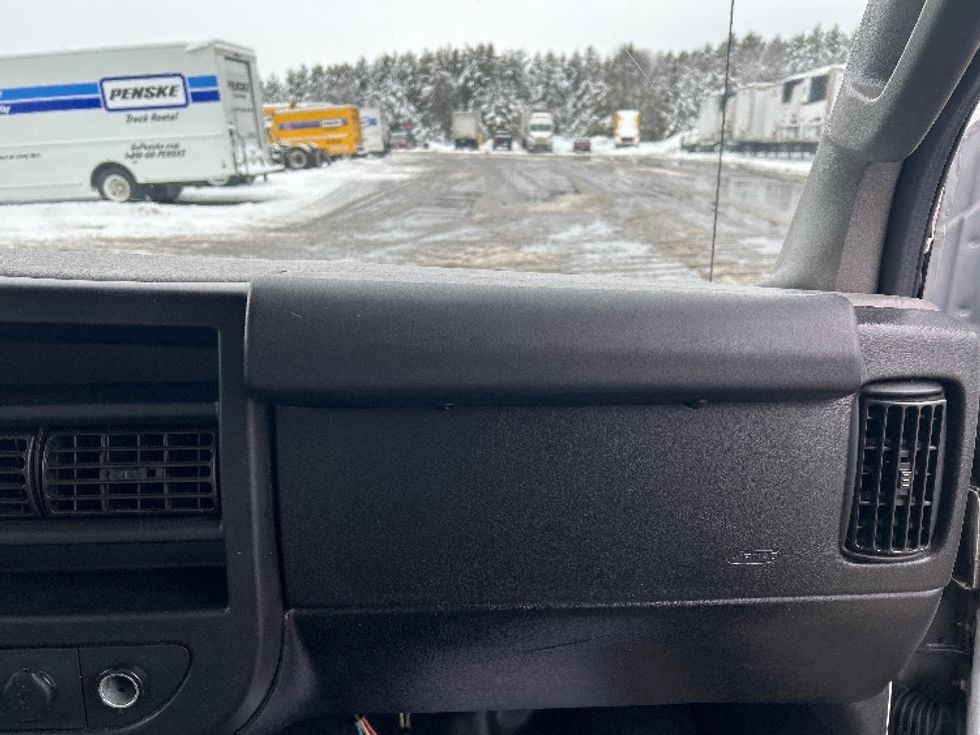 Light Duty Box Truck-Light and Medium Duty Trucks-GMC-2021-Savana G33903-Brooklyn Park-MN-106,122\n\t\tmiles-$ 29,250 - Image 20