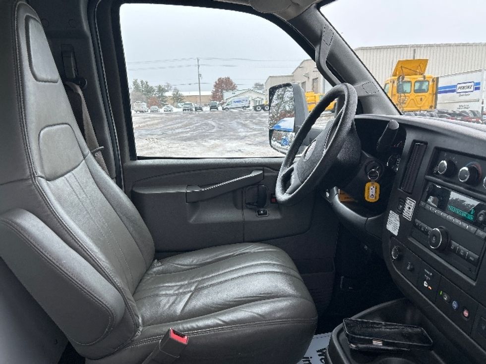 Light Duty Box Truck-Light and Medium Duty Trucks-GMC-2021-Savana G33903-Brooklyn Park-MN-106,122\n\t\tmiles-$ 29,250 - Image 22