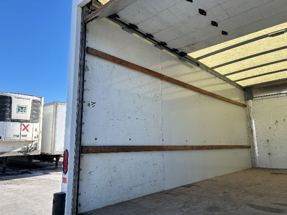 Light Duty Box Truck-Light and Medium Duty Trucks-GMC-2021-Savana G33903-Brooklyn Park-MN-107,240\n\t\tmiles-$ 29,000 - Image 11