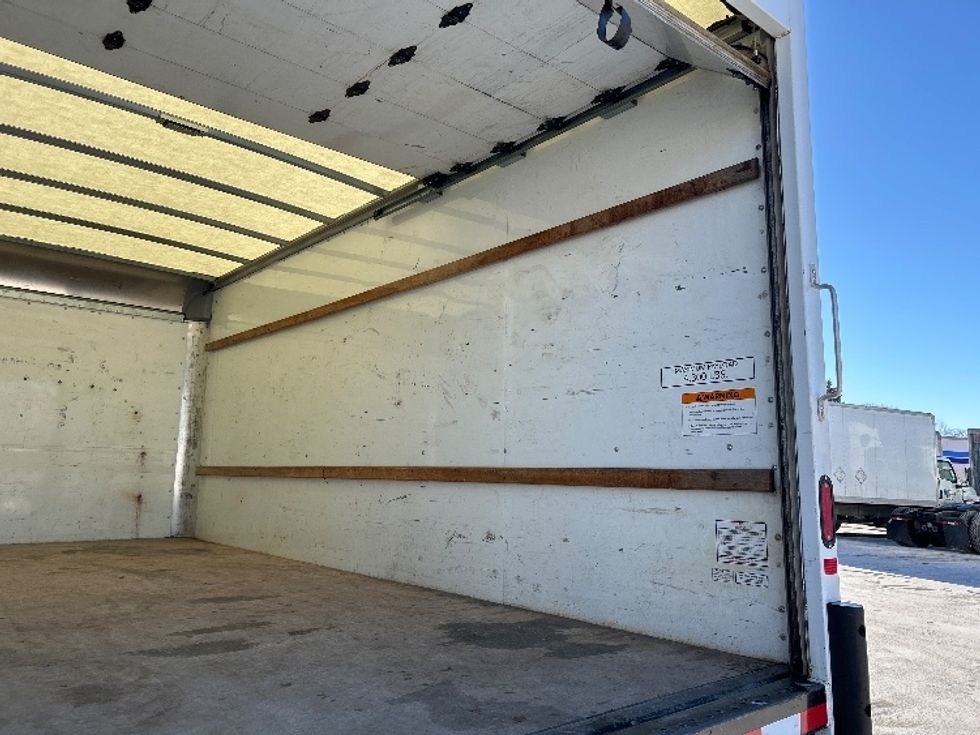 Light Duty Box Truck-Light and Medium Duty Trucks-GMC-2021-Savana G33903-Brooklyn Park-MN-107,240\n\t\tmiles-$ 29,000 - Image 12