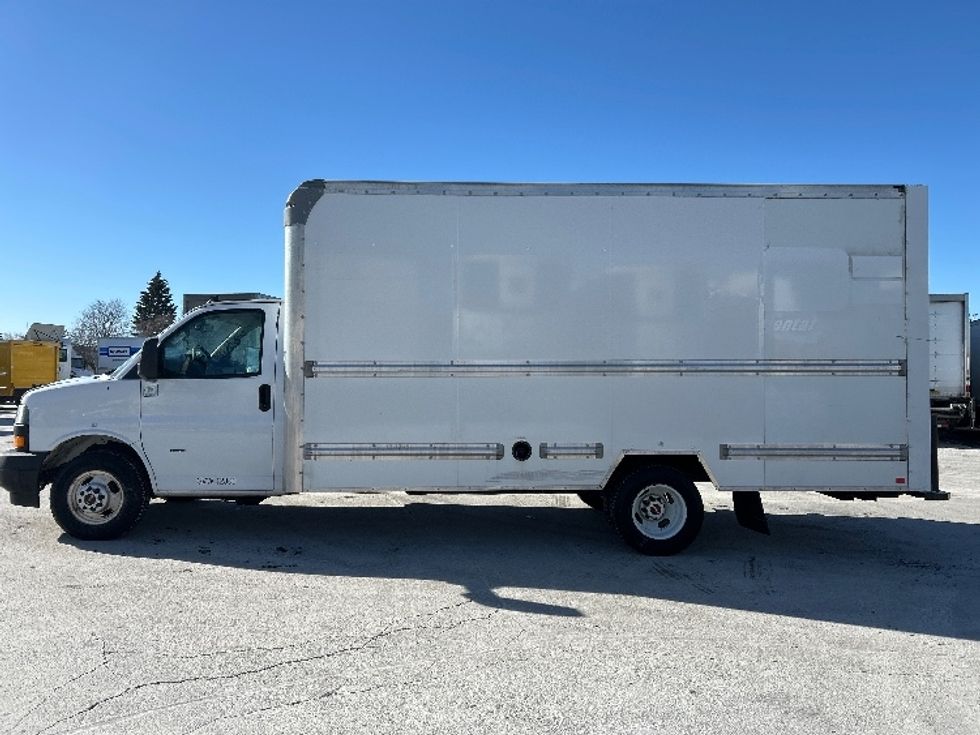 Light Duty Box Truck-Light and Medium Duty Trucks-GMC-2021-Savana G33903-Brooklyn Park-MN-107,240\n\t\tmiles-$ 29,000 - Image 15