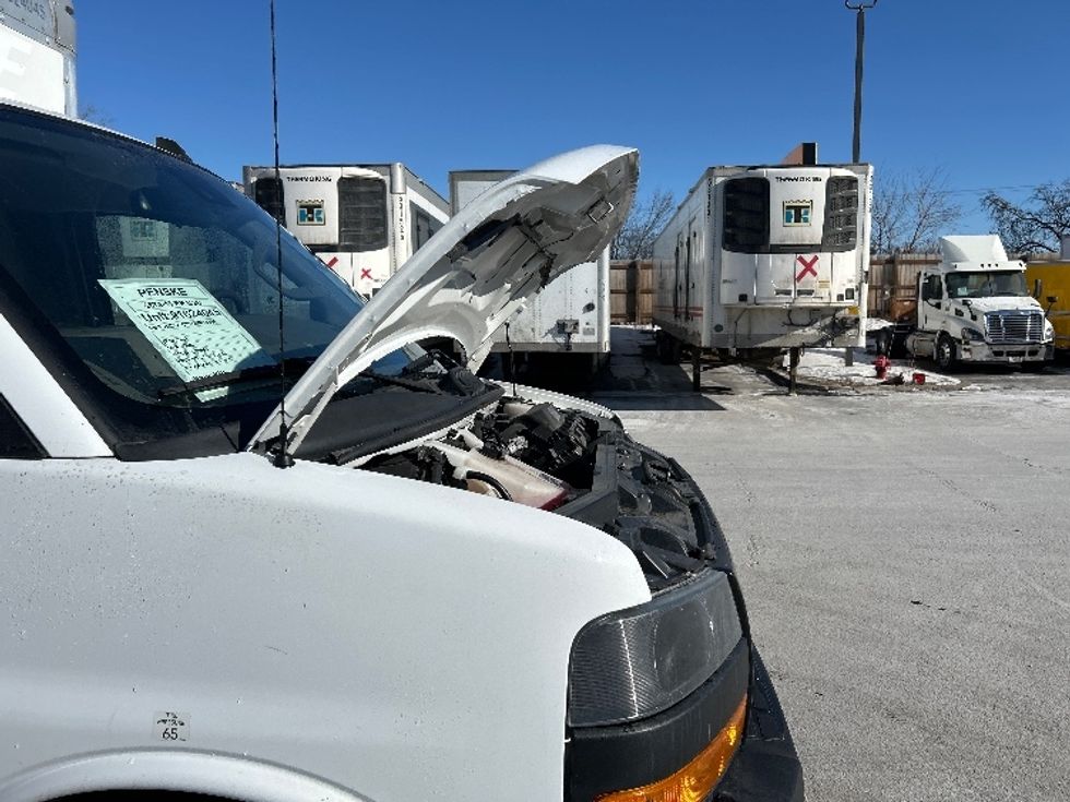 Light Duty Box Truck-Light and Medium Duty Trucks-GMC-2021-Savana G33903-Brooklyn Park-MN-107,240\n\t\tmiles-$ 29,000 - Image 23