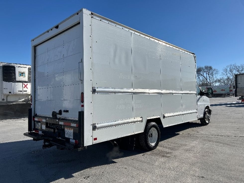 Light Duty Box Truck-Light and Medium Duty Trucks-GMC-2021-Savana G33903-Brooklyn Park-MN-107,240\n\t\tmiles-$ 29,000 - Image 6