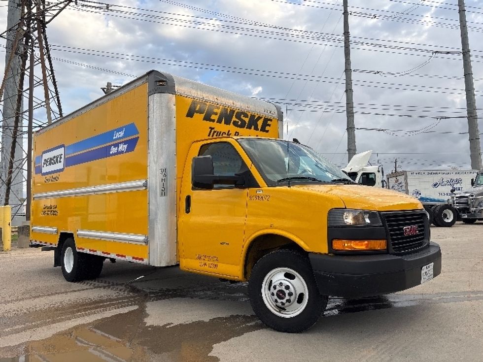 Light Duty Box Truck-Light and Medium Duty Trucks-GMC-2021-Savana G33903-Brooklyn Park-MN-69,598\n\t\tmiles-$ 30,000 - Image 1