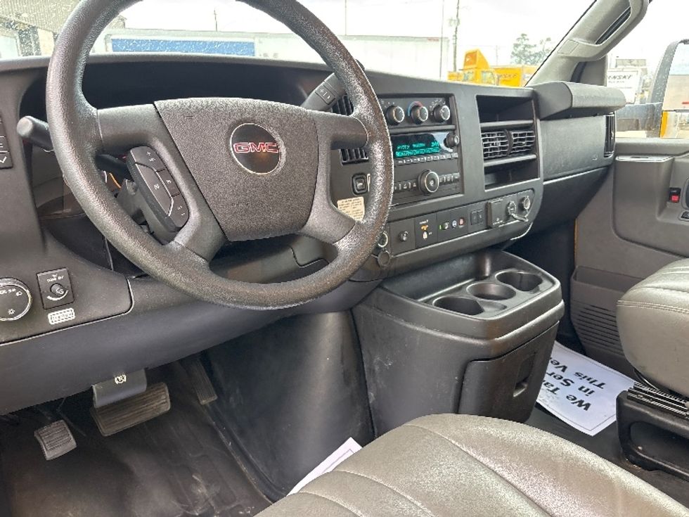 Light Duty Box Truck-Light and Medium Duty Trucks-GMC-2021-Savana G33903-Brooklyn Park-MN-69,598\n\t\tmiles-$ 30,000 - Image 16