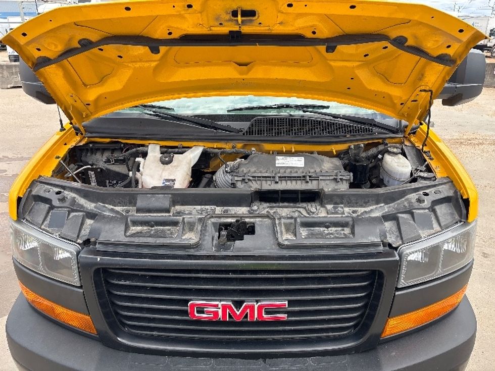 Light Duty Box Truck-Light and Medium Duty Trucks-GMC-2021-Savana G33903-Brooklyn Park-MN-69,598\n\t\tmiles-$ 30,000 - Image 23