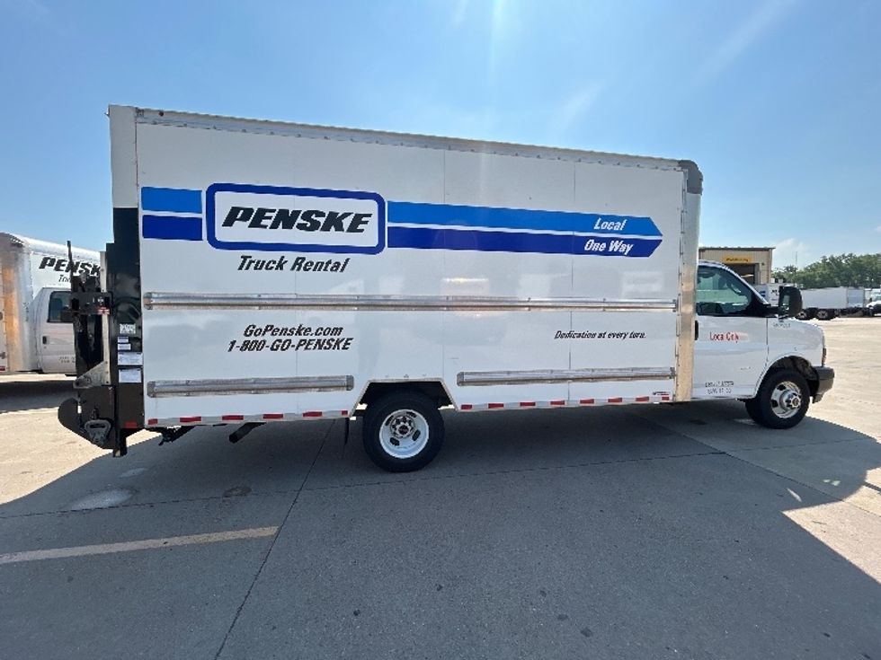 Light Duty Box Truck-Light and Medium Duty Trucks-GMC-2021-Savana G33903-Brooklyn Park-MN-75,059\n\t\tmiles-$ 33,250 - Image 15