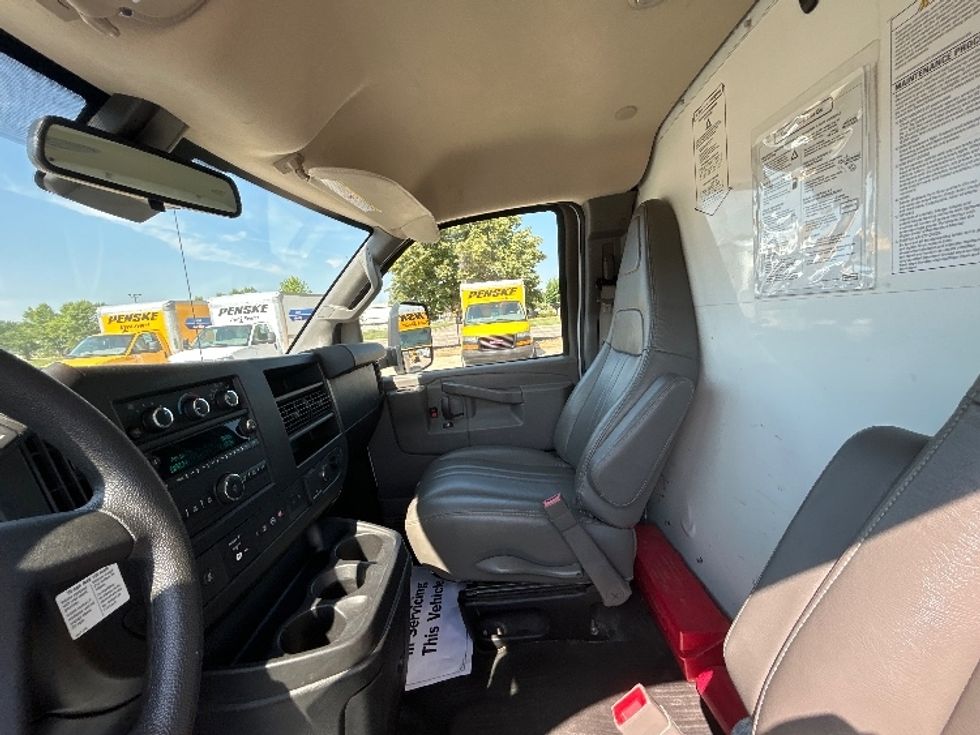 Light Duty Box Truck-Light and Medium Duty Trucks-GMC-2021-Savana G33903-Brooklyn Park-MN-75,059\n\t\tmiles-$ 33,250 - Image 19