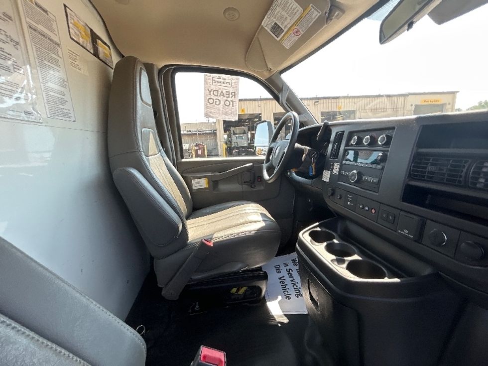 Light Duty Box Truck-Light and Medium Duty Trucks-GMC-2021-Savana G33903-Brooklyn Park-MN-75,059\n\t\tmiles-$ 33,250 - Image 22