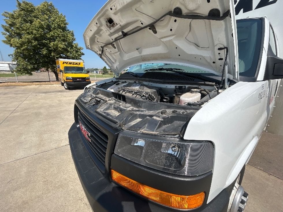 Light Duty Box Truck-Light and Medium Duty Trucks-GMC-2021-Savana G33903-Brooklyn Park-MN-75,059\n\t\tmiles-$ 33,250 - Image 24