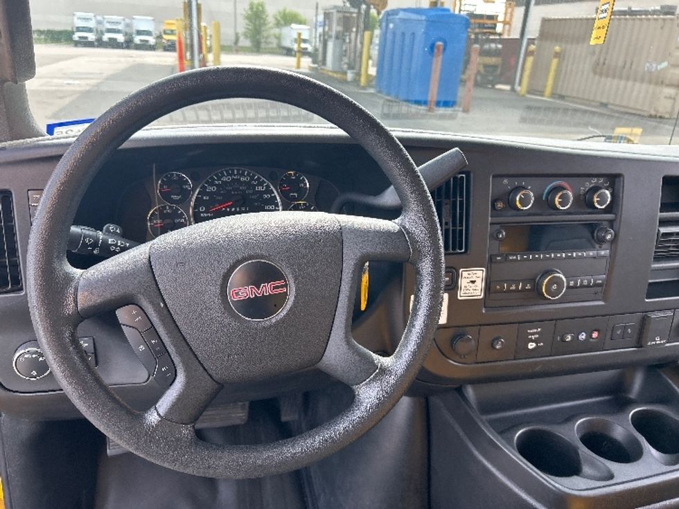 Light Duty Box Truck-Light and Medium Duty Trucks-GMC-2021-Savana G33903-Brooklyn Park-MN-77,759\n\t\tmiles-$ 28,000 - Image 17