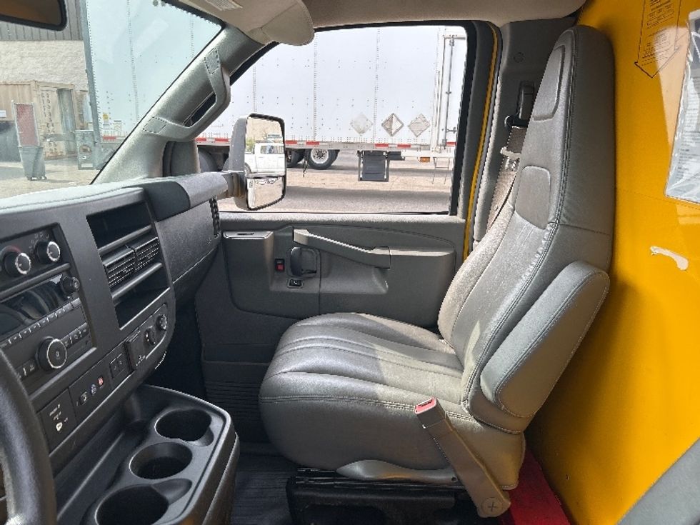 Light Duty Box Truck-Light and Medium Duty Trucks-GMC-2021-Savana G33903-Brooklyn Park-MN-77,759\n\t\tmiles-$ 28,000 - Image 18