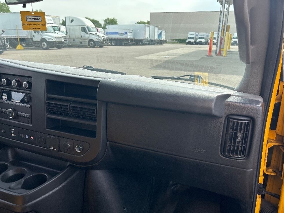 Light Duty Box Truck-Light and Medium Duty Trucks-GMC-2021-Savana G33903-Brooklyn Park-MN-77,759\n\t\tmiles-$ 28,000 - Image 20