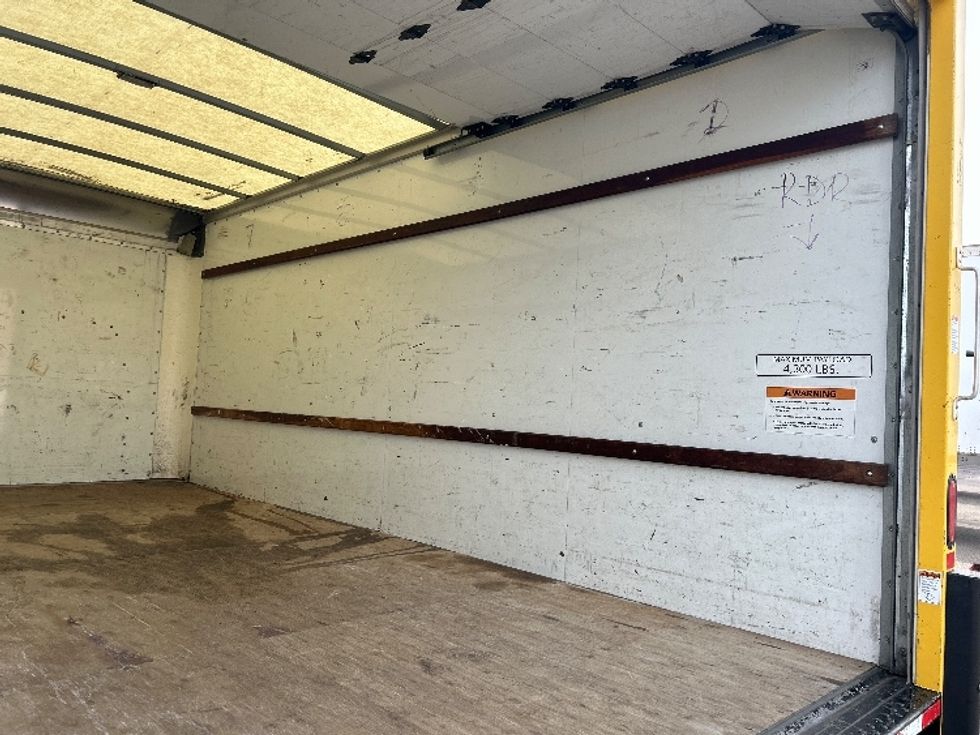 Light Duty Box Truck-Light and Medium Duty Trucks-GMC-2021-Savana G33903-Brooklyn Park-MN-77,798\n\t\tmiles-$ 28,000 - Image 11