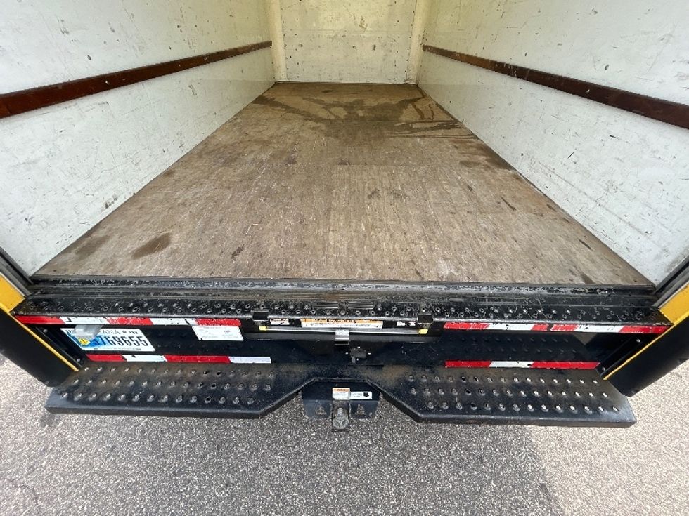 Light Duty Box Truck-Light and Medium Duty Trucks-GMC-2021-Savana G33903-Brooklyn Park-MN-77,798\n\t\tmiles-$ 28,000 - Image 9