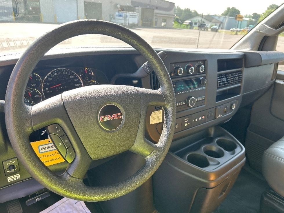 Light Duty Box Truck-Light and Medium Duty Trucks-GMC-2021-Savana G33903-Brooklyn Park-MN-79,320\n\t\tmiles-$ 27,750 - Image 18