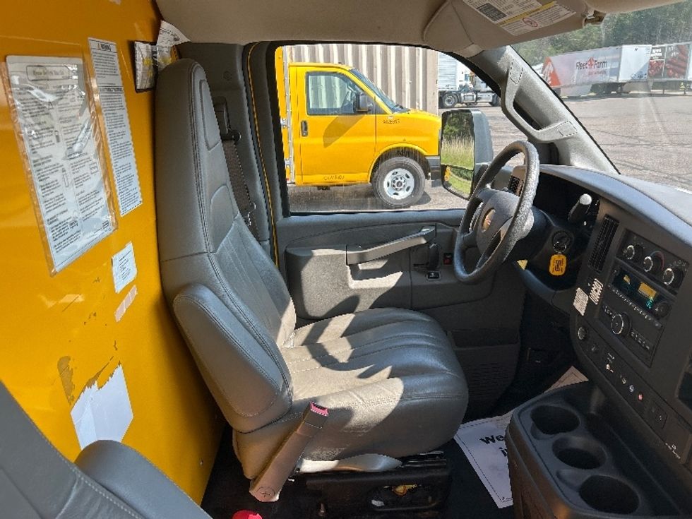 Light Duty Box Truck-Light and Medium Duty Trucks-GMC-2021-Savana G33903-Brooklyn Park-MN-79,320\n\t\tmiles-$ 27,750 - Image 21