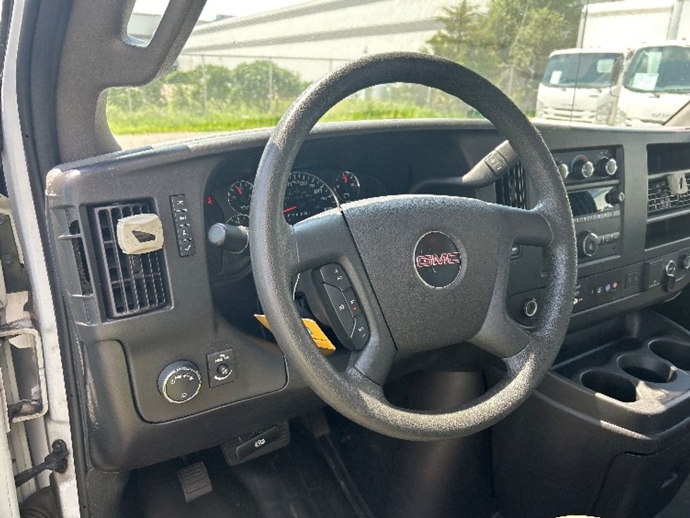 Light Duty Box Truck-Light and Medium Duty Trucks-GMC-2021-Savana G33903-Brooklyn Park-MN-80,616\n\t\tmiles-$ 32,250 - Image 17