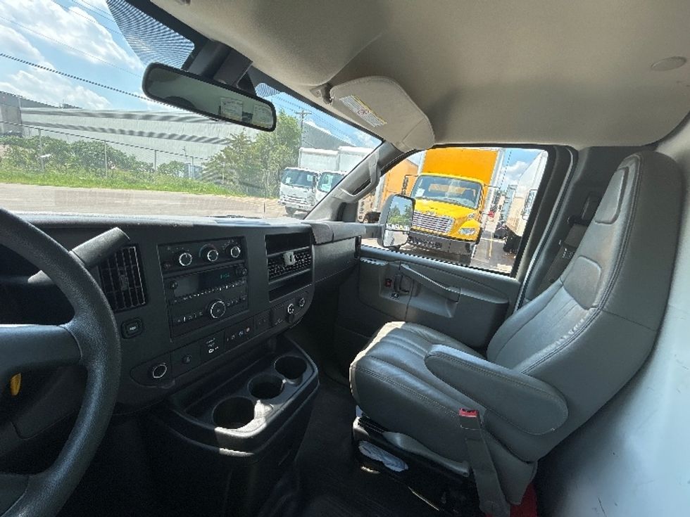 Light Duty Box Truck-Light and Medium Duty Trucks-GMC-2021-Savana G33903-Brooklyn Park-MN-80,616\n\t\tmiles-$ 32,250 - Image 19