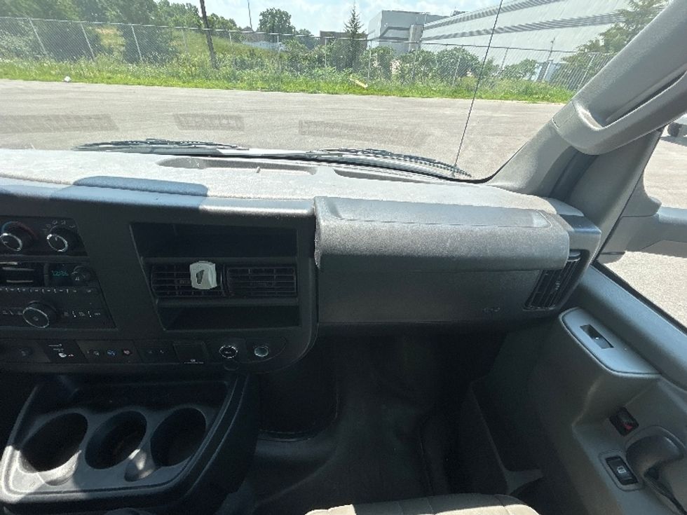 Light Duty Box Truck-Light and Medium Duty Trucks-GMC-2021-Savana G33903-Brooklyn Park-MN-80,616\n\t\tmiles-$ 32,250 - Image 21