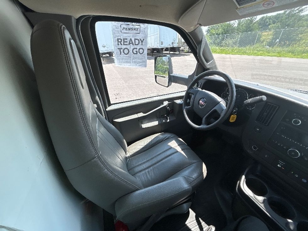 Light Duty Box Truck-Light and Medium Duty Trucks-GMC-2021-Savana G33903-Brooklyn Park-MN-80,616\n\t\tmiles-$ 32,250 - Image 22