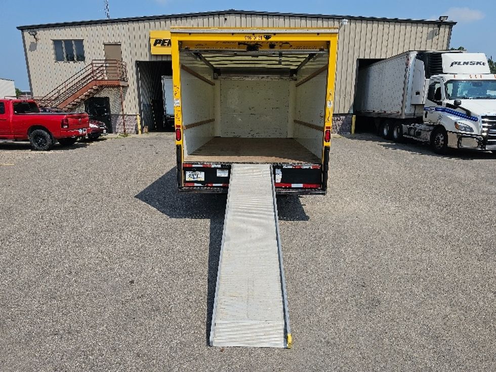 Light Duty Box Truck-Light and Medium Duty Trucks-GMC-2021-Savana G33903-Brooklyn Park-MN-91,373\n\t\tmiles-$ 28,000 - Image 9
