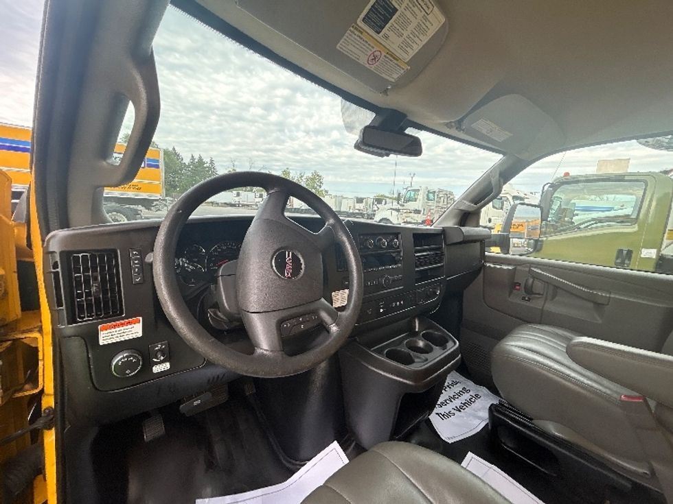 Light Duty Box Truck-Light and Medium Duty Trucks-GMC-2021-Savana G33903-Brooklyn Park-MN-96,167\n\t\tmiles-$ 26,750 - Image 17