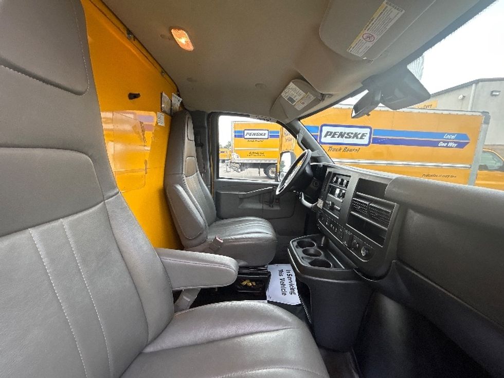 Light Duty Box Truck-Light and Medium Duty Trucks-GMC-2021-Savana G33903-Brooklyn Park-MN-96,167\n\t\tmiles-$ 26,750 - Image 22