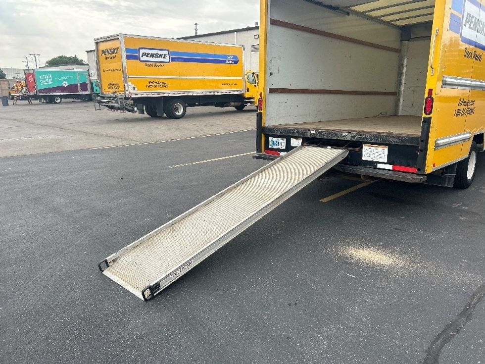 Light Duty Box Truck-Light and Medium Duty Trucks-GMC-2021-Savana G33903-Brooklyn Park-MN-96,167\n\t\tmiles-$ 26,750 - Image 9