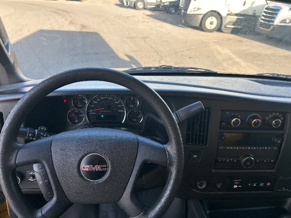 Light Duty Box Truck-Light and Medium Duty Trucks-GMC-2021-Savana G33903-Brooklyn Park-MN-99,698\n\t\tmiles-$ 25,000 - Image 18