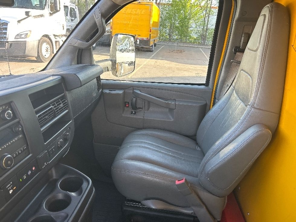 Light Duty Box Truck-Light and Medium Duty Trucks-GMC-2021-Savana G33903-Brooklyn Park-MN-99,698\n\t\tmiles-$ 25,000 - Image 19