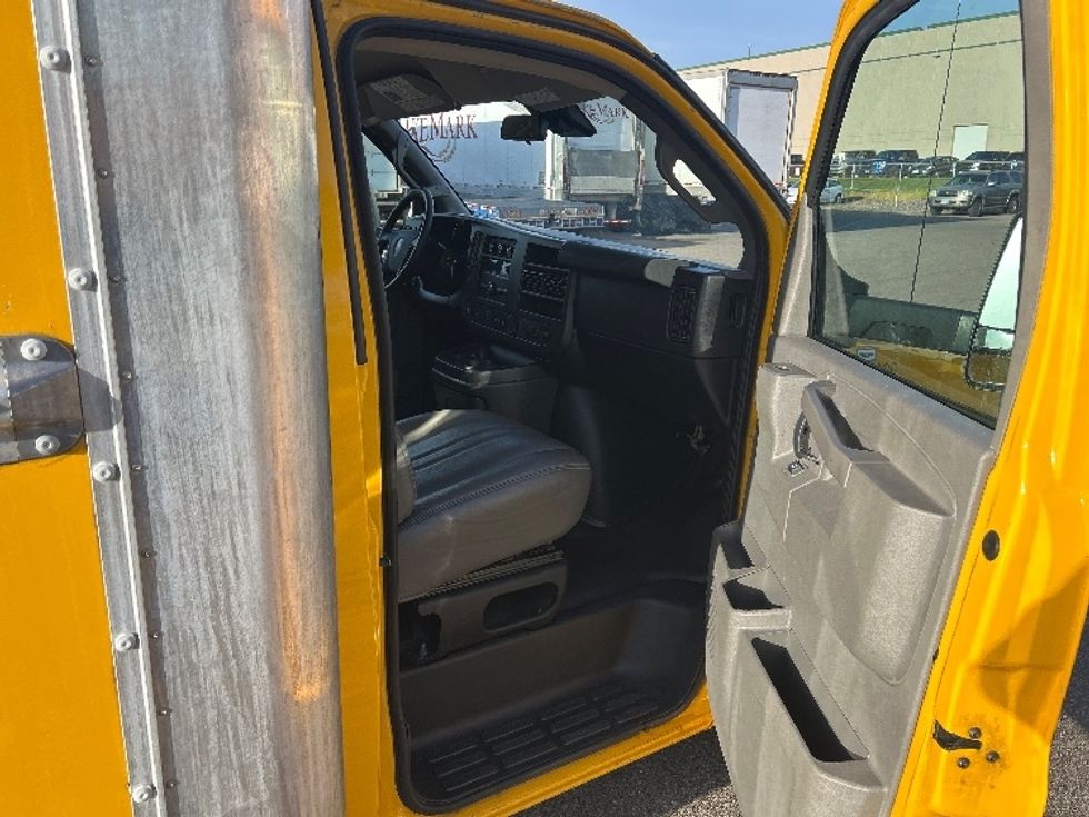 Light Duty Box Truck-Light and Medium Duty Trucks-GMC-2021-Savana G33903-Brooklyn Park-MN-99,698\n\t\tmiles-$ 25,000 - Image 20