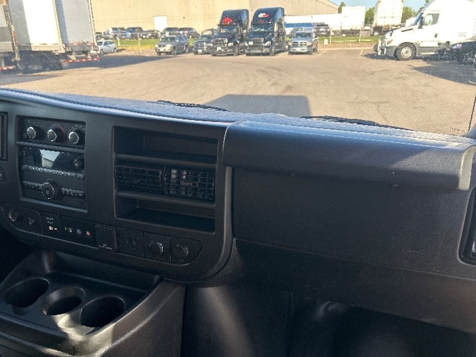 Light Duty Box Truck-Light and Medium Duty Trucks-GMC-2021-Savana G33903-Brooklyn Park-MN-99,698\n\t\tmiles-$ 25,000 - Image 21