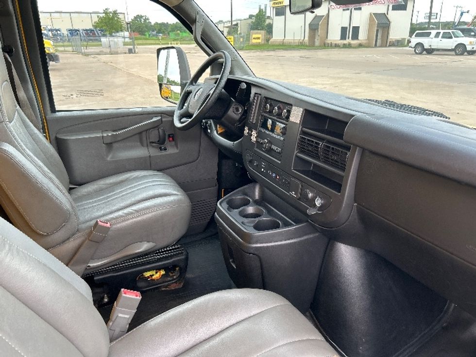 Light Duty Box Truck-Light and Medium Duty Trucks-GMC-2021-Savana G33903-Bryan-TX-74,711\n\t\tmiles-$ 27,750 - Image 22