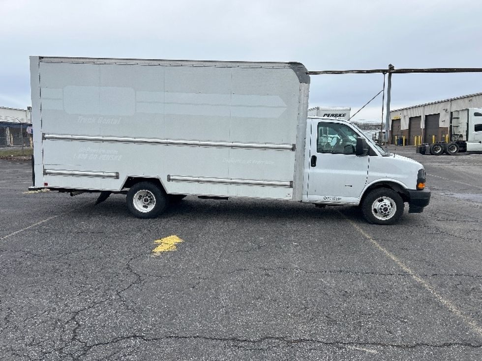 Light Duty Box Truck-Light and Medium Duty Trucks-GMC-2021-Savana G33903-Buffalo-NY-104,681\n\t\tmiles-$ 25,750 - Image 15