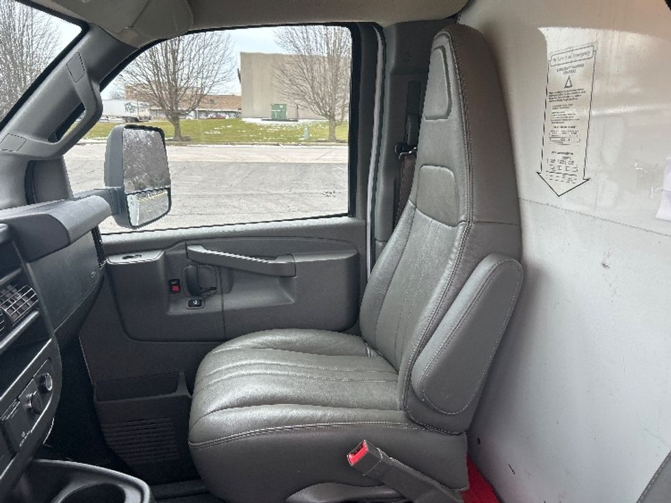 Light Duty Box Truck-Light and Medium Duty Trucks-GMC-2021-Savana G33903-Buffalo-NY-104,681\n\t\tmiles-$ 25,750 - Image 19