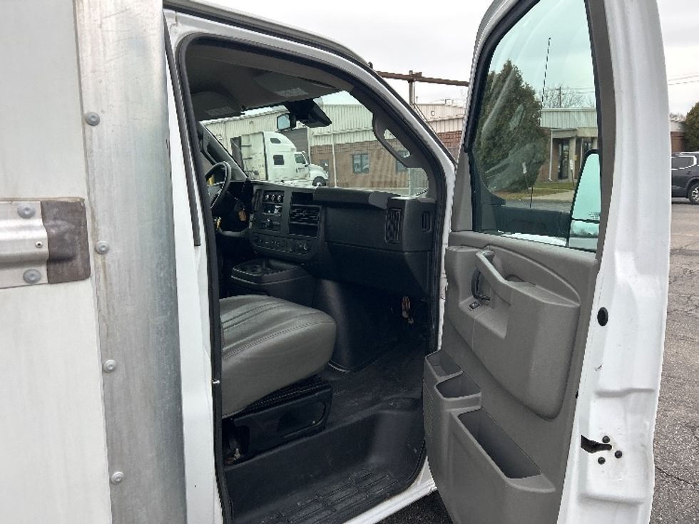 Light Duty Box Truck-Light and Medium Duty Trucks-GMC-2021-Savana G33903-Buffalo-NY-104,681\n\t\tmiles-$ 25,750 - Image 20