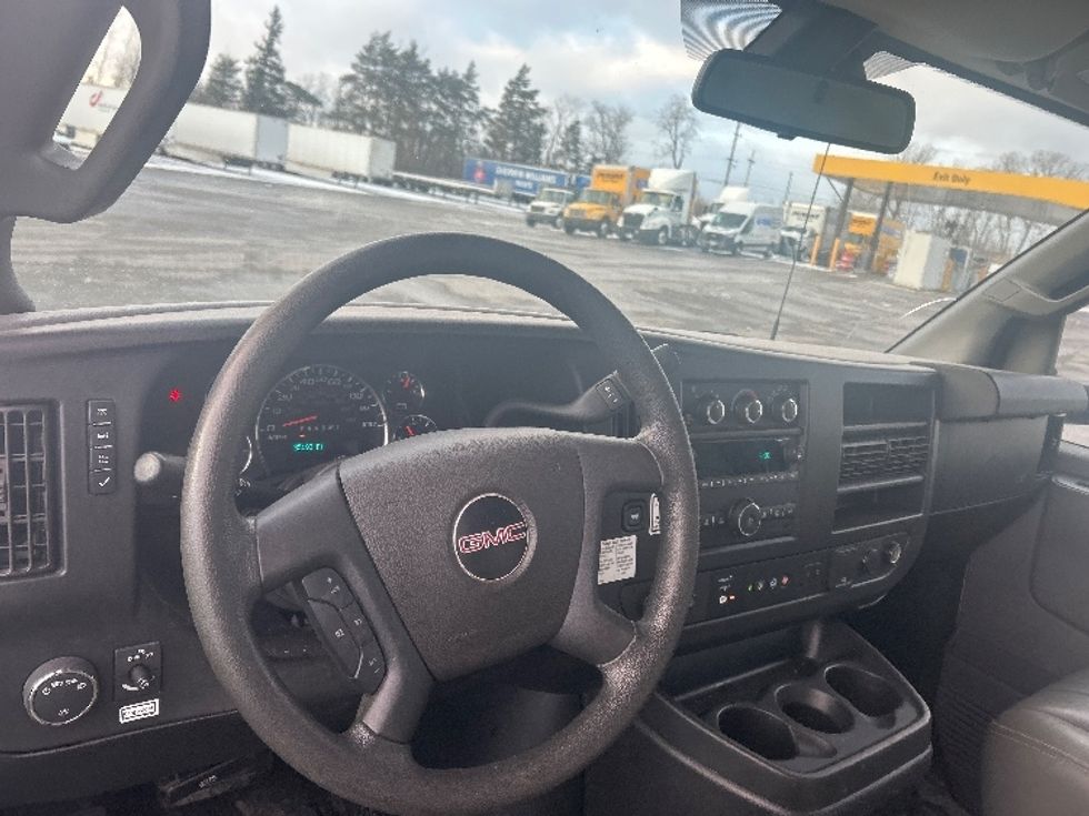 Light Duty Box Truck-Light and Medium Duty Trucks-GMC-2021-Savana G33903-Buffalo-NY-85,275\n\t\tmiles-$ 29,250 - Image 17