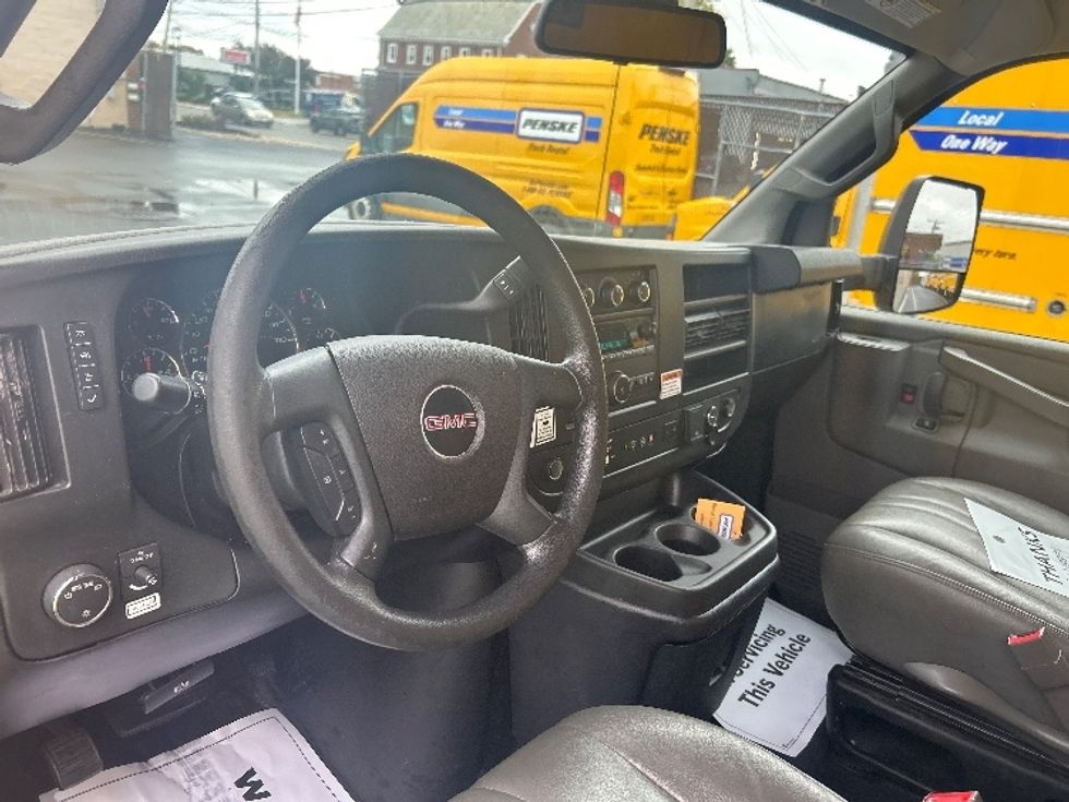 Light Duty Box Truck-Light and Medium Duty Trucks-GMC-2021-Savana G33903-Burlington-NJ-100,997\n\t\tmiles-$ 26,250 - Image 17