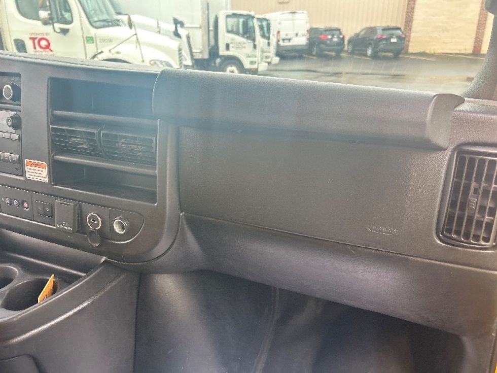 Light Duty Box Truck-Light and Medium Duty Trucks-GMC-2021-Savana G33903-Burlington-NJ-100,997\n\t\tmiles-$ 26,250 - Image 21