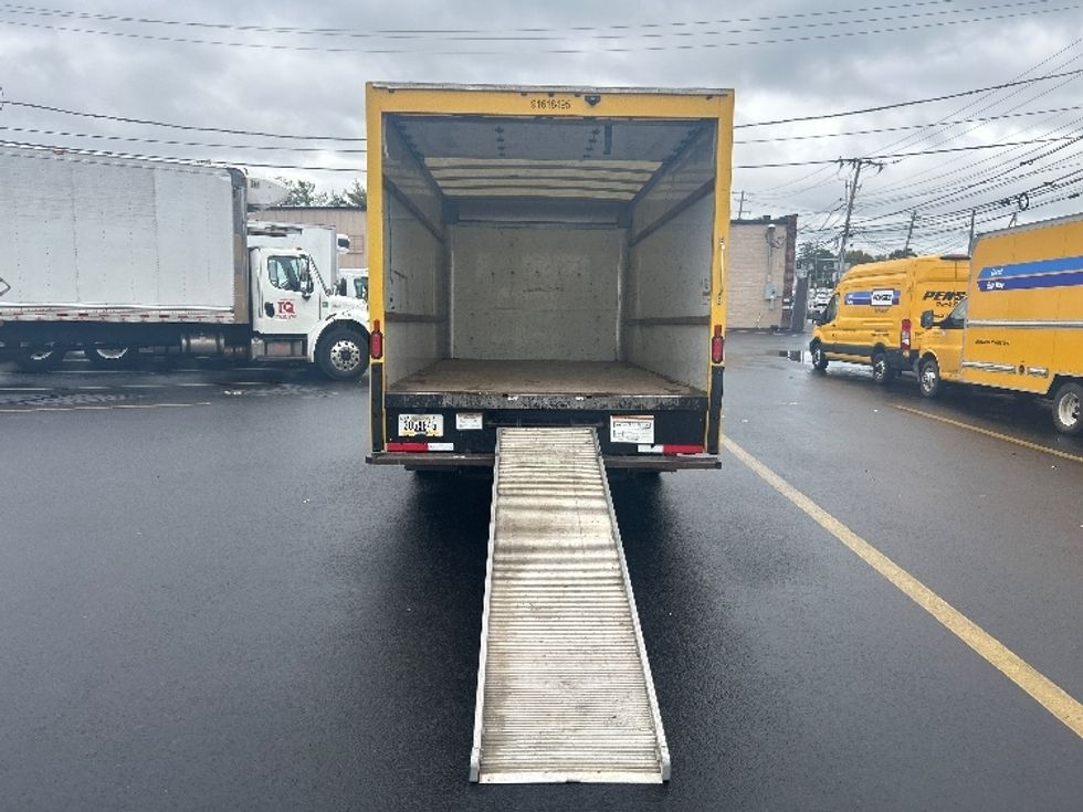 Light Duty Box Truck-Light and Medium Duty Trucks-GMC-2021-Savana G33903-Burlington-NJ-100,997\n\t\tmiles-$ 26,250 - Image 9