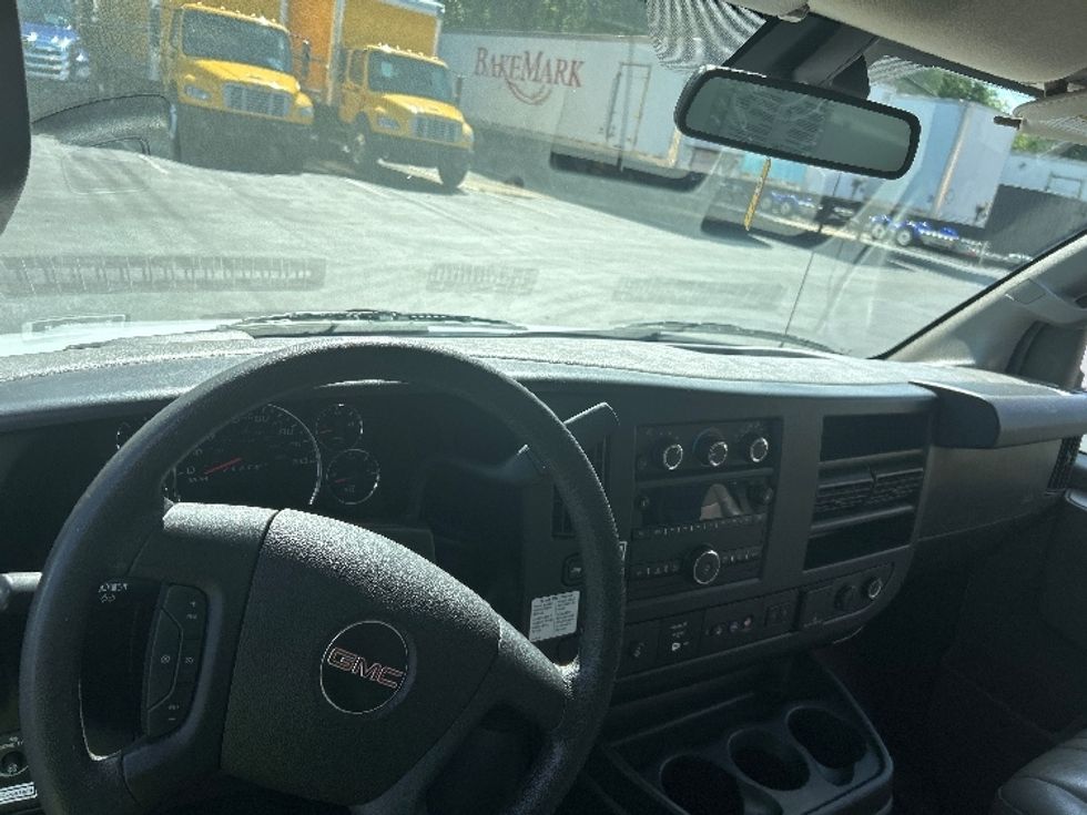 Light Duty Box Truck-Light and Medium Duty Trucks-GMC-2021-Savana G33903-Burlington-NJ-116,732\n\t\tmiles-$ 25,500 - Image 17