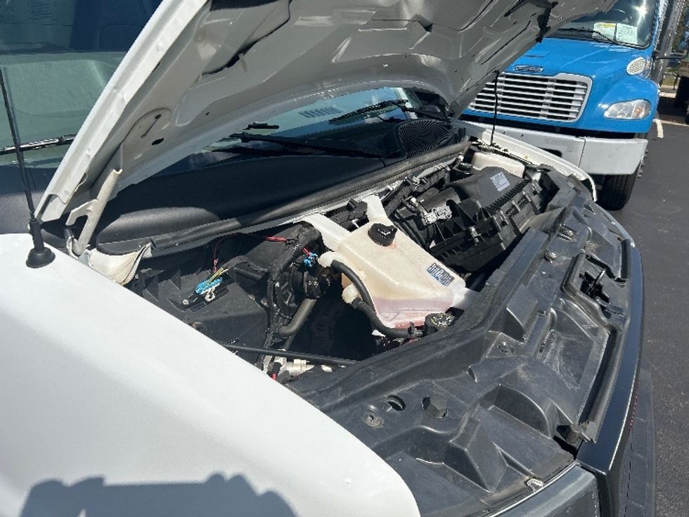 Light Duty Box Truck-Light and Medium Duty Trucks-GMC-2021-Savana G33903-Burlington-NJ-116,732\n\t\tmiles-$ 25,500 - Image 23