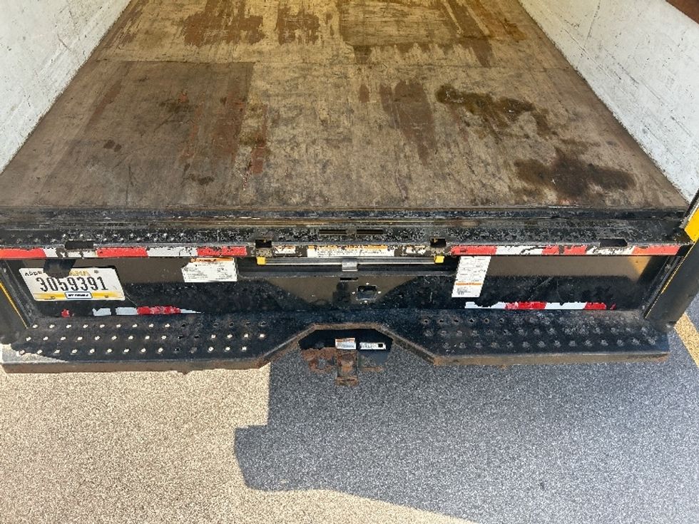 Light Duty Box Truck-Light and Medium Duty Trucks-GMC-2021-Savana G33903-Byron Center-MI-101,659\n\t\tmiles-$ 25,500 - Image 10