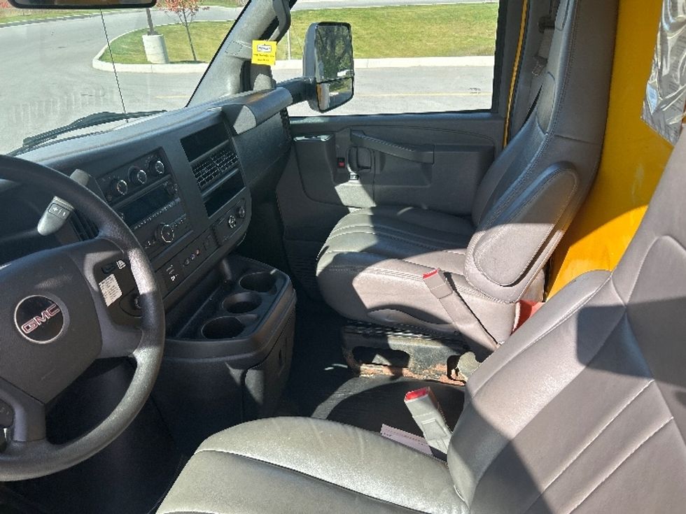 Light Duty Box Truck-Light and Medium Duty Trucks-GMC-2021-Savana G33903-Byron Center-MI-101,659\n\t\tmiles-$ 25,500 - Image 19