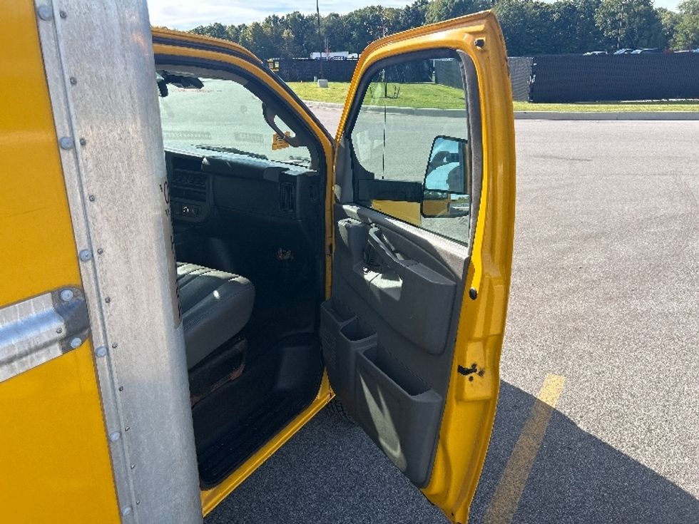 Light Duty Box Truck-Light and Medium Duty Trucks-GMC-2021-Savana G33903-Byron Center-MI-101,659\n\t\tmiles-$ 25,500 - Image 20