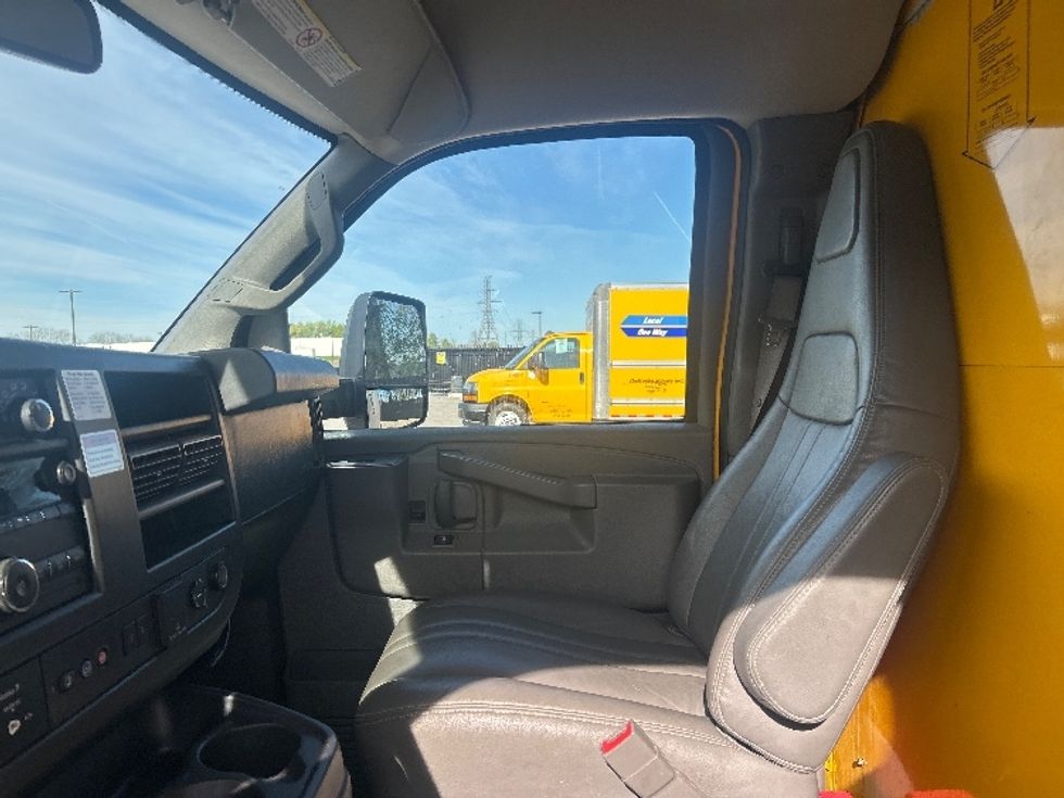Light Duty Box Truck-Light and Medium Duty Trucks-GMC-2021-Savana G33903-Byron Center-MI-107,924\n\t\tmiles-$ 23,500 - Image 19